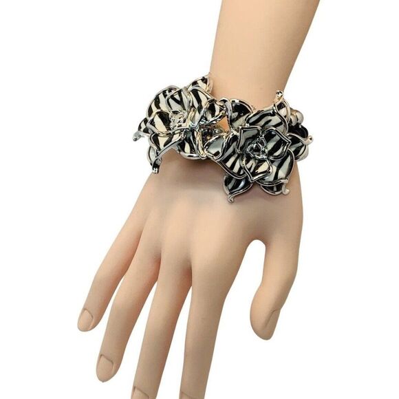 Vintage Black & White Zebra Print Multi Strand Silver Flower Stretch Bracelet 6” - Picture 4 of 6